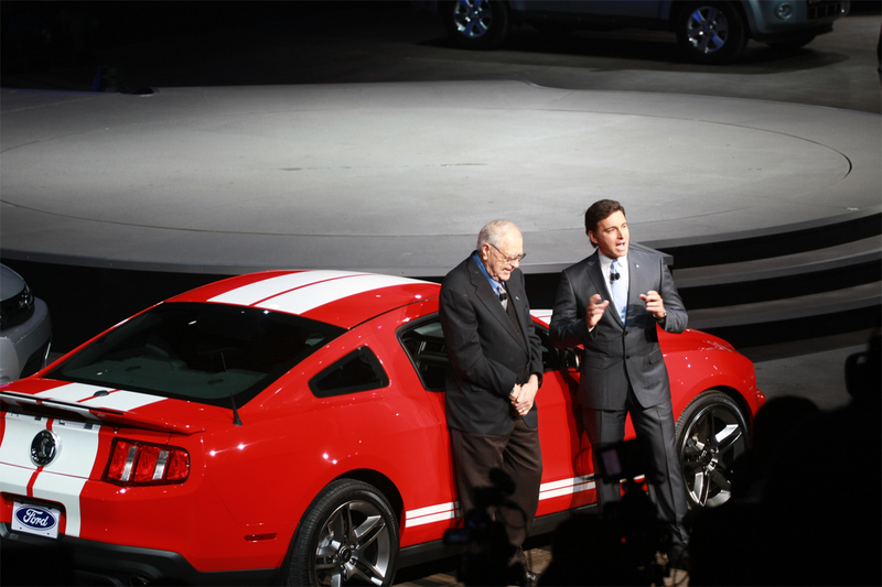 Illustration for article titled Carroll Shelby Introduces 2010 Shelby GT500 Coupe, Convertible At Detroit